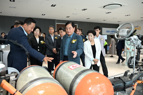 크기변환_엔진처럼 뜨겁게  「2025 코리아 튜닝카 페스티벌」 성료-미래혁신전략과(사진7).jpg