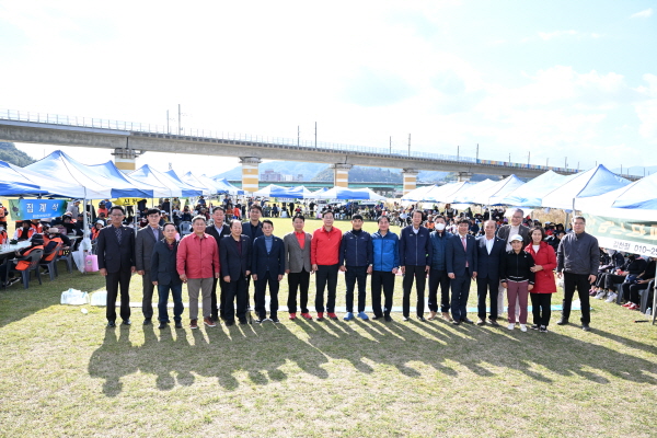 ㅋ사본 -제3회 김천시장기 파크골프대회 성황리 개최-스포츠산업과(사진).jpg