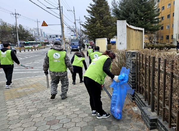 크기변환_대곡동 자연보호협의회, 「설날 맞이 국토대청결 활동」실시-대곡동(사진2).jpg