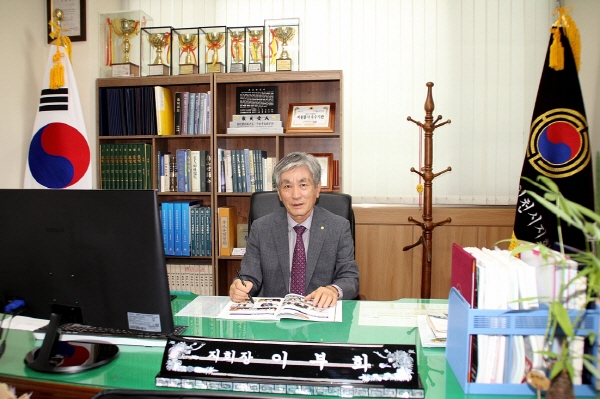 크기변환_이부화 대한노인회 김천시지회장.jpg