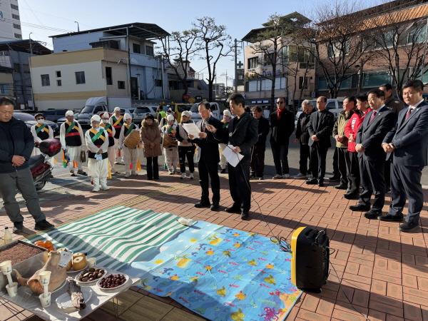 크기변환_자산동 농악단, 병오년 정월대보름 지신밟기 개최-자산동(사진) (2).jpg