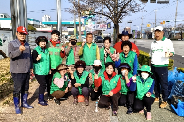 크기변환_2026년 그린 대곡동 만들기 꽃묘식재-대곡동(사진2).jpg