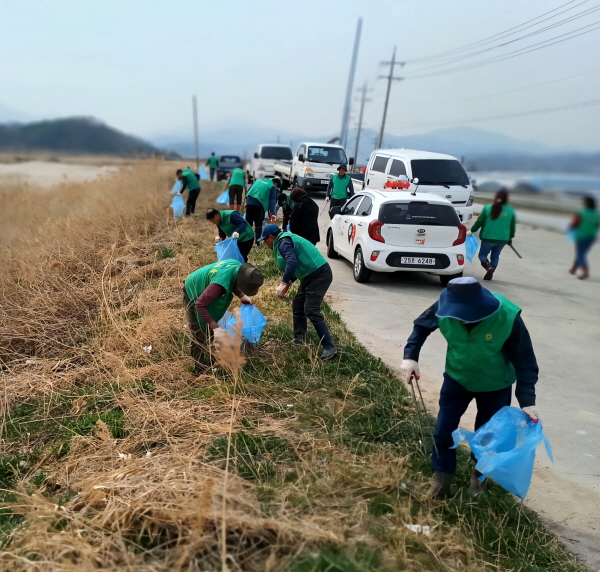 크기변환_조마면 새마을남녀협의회, 환경정비 실시-조마면(사진3).jpg