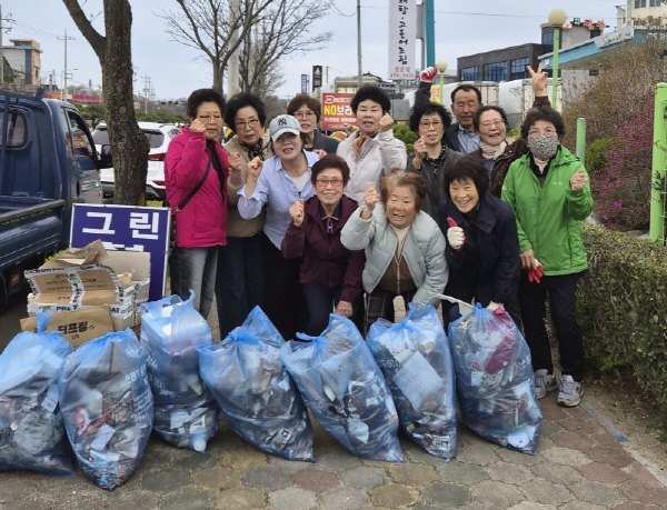 크기변환_대신동 농악단, 새봄맞이 릴레이 환경정비-대신동(사진1).jpg