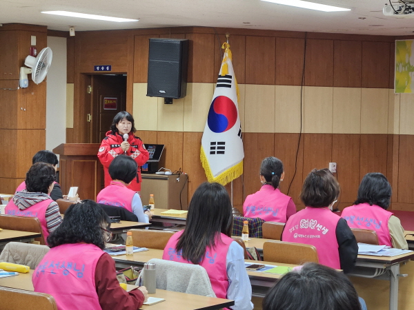 크기변환_행복선생님들과 함께하는 산불 예방 홍보활동 전개-산림과(사진1).jpg