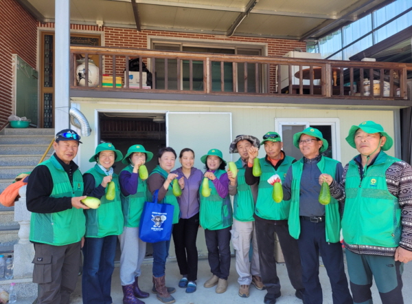 크기변환_감천면 새마을, 다문화와 한 팀… 땀으로 완성한 진짜 공동체-감천면(사진3).jpg